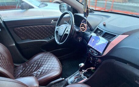 Hyundai Solaris II рестайлинг, 2011 год, 650 000 рублей, 14 фотография