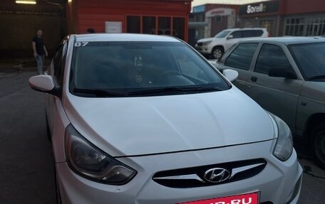 Hyundai Solaris II рестайлинг, 2011 год, 650 000 рублей, 2 фотография