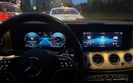 Mercedes-Benz E-Класс, 2021 год, 2 350 000 рублей, 6 фотография