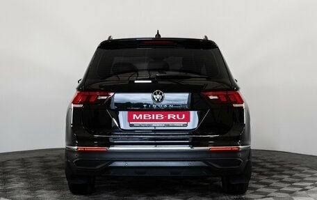 Volkswagen Tiguan II, 2021 год, 2 599 000 рублей, 6 фотография