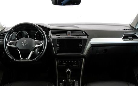 Volkswagen Tiguan II, 2021 год, 2 599 000 рублей, 10 фотография
