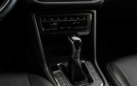 Volkswagen Tiguan II, 2021 год, 2 599 000 рублей, 14 фотография