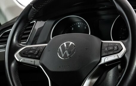 Volkswagen Tiguan II, 2021 год, 2 599 000 рублей, 13 фотография
