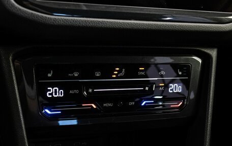 Volkswagen Tiguan II, 2021 год, 2 599 000 рублей, 16 фотография