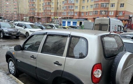 Chevrolet Niva I рестайлинг, 2010 год, 490 000 рублей, 3 фотография