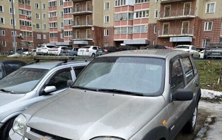 Chevrolet Niva I рестайлинг, 2010 год, 490 000 рублей, 2 фотография