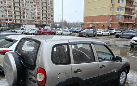 Chevrolet Niva I рестайлинг, 2010 год, 490 000 рублей, 5 фотография