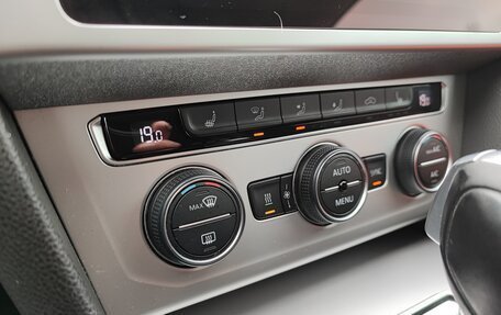 Volkswagen Passat B8 рестайлинг, 2018 год, 1 800 000 рублей, 15 фотография