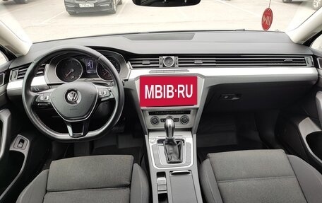 Volkswagen Passat B8 рестайлинг, 2018 год, 1 800 000 рублей, 14 фотография