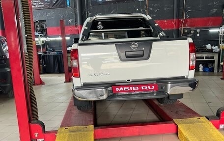 Nissan Navara (Frontier), 2011 год, 1 900 000 рублей, 2 фотография