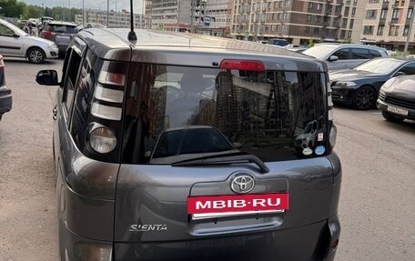 Toyota Sienta I, 2010 год, 686 000 рублей, 6 фотография