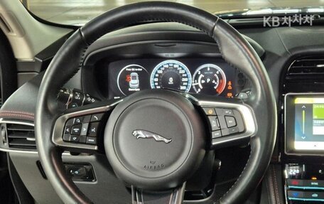 Jaguar F-Pace, 2018 год, 2 499 000 рублей, 10 фотография