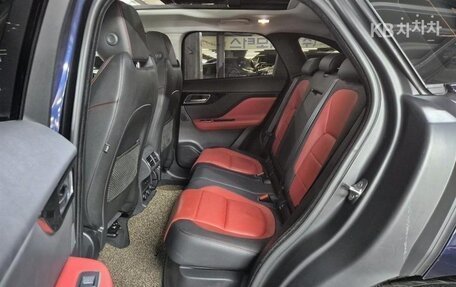 Jaguar F-Pace, 2018 год, 2 499 000 рублей, 18 фотография