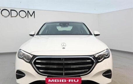 Mercedes-Benz E-Класс, 2024 год, 8 930 000 рублей, 3 фотография