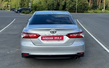 Toyota Camry, 2019 год, 2 140 000 рублей, 2 фотография