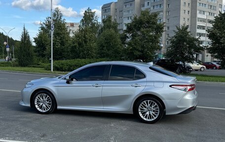 Toyota Camry, 2019 год, 2 140 000 рублей, 3 фотография