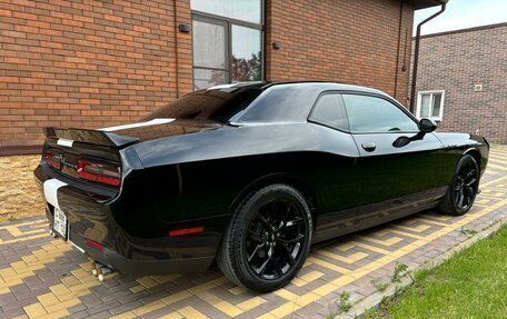 Dodge Challenger III рестайлинг 2, 2019 год, 4 300 000 рублей, 8 фотография