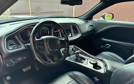 Dodge Challenger III рестайлинг 2, 2019 год, 4 300 000 рублей, 7 фотография
