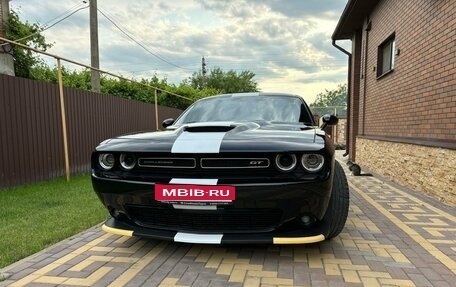 Dodge Challenger III рестайлинг 2, 2019 год, 4 300 000 рублей, 1 фотография