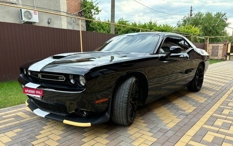 Dodge Challenger III рестайлинг 2, 2019 год, 4 300 000 рублей, 16 фотография