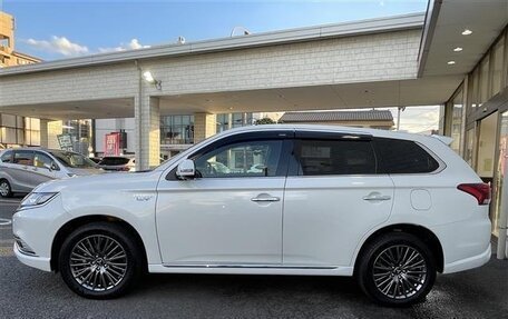 Mitsubishi Outlander III рестайлинг 3, 2021 год, 2 120 000 рублей, 4 фотография