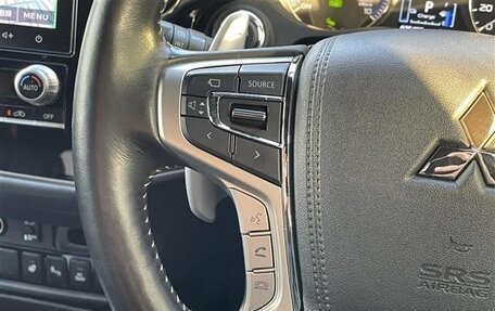 Mitsubishi Outlander III рестайлинг 3, 2021 год, 2 120 000 рублей, 8 фотография