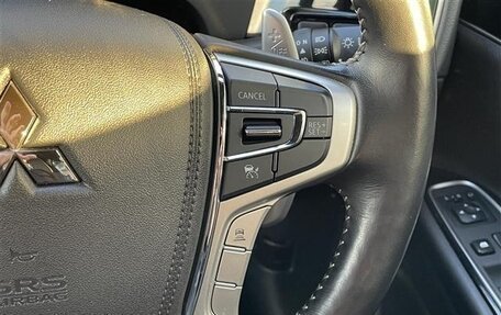 Mitsubishi Outlander III рестайлинг 3, 2021 год, 2 120 000 рублей, 9 фотография