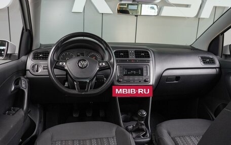 Volkswagen Polo VI (EU Market), 2018 год, 1 176 000 рублей, 6 фотография