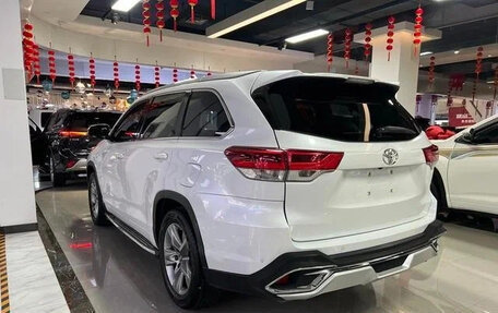 Toyota Highlander III, 2021 год, 2 400 199 рублей, 4 фотография