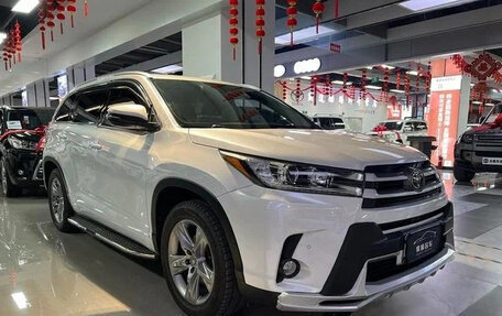 Toyota Highlander III, 2021 год, 2 400 199 рублей, 2 фотография