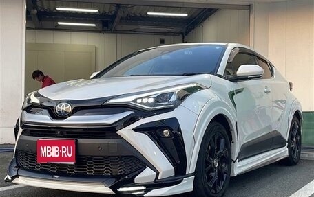Toyota C-HR I рестайлинг, 2022 год, 1 480 000 рублей, 1 фотография