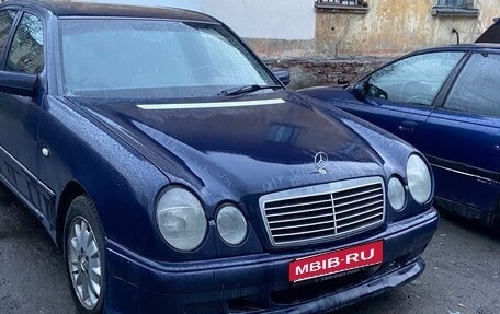 Mercedes-Benz E-Класс, 1996 год, 370 000 рублей, 1 фотография