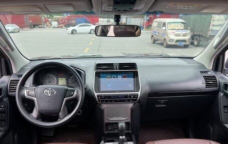 Toyota Land Cruiser Prado 150 рестайлинг 2, 2018 год, 4 245 000 рублей, 7 фотография