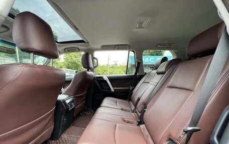Toyota Land Cruiser Prado 150 рестайлинг 2, 2018 год, 4 245 000 рублей, 9 фотография