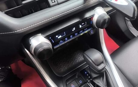 Toyota RAV4, 2022 год, 1 997 010 рублей, 25 фотография