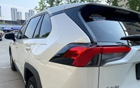 Toyota RAV4, 2021 год, 2 300 010 рублей, 13 фотография