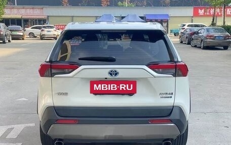 Toyota RAV4, 2021 год, 2 300 010 рублей, 14 фотография