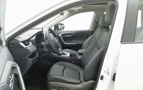 Toyota RAV4, 2021 год, 1 965 010 рублей, 17 фотография