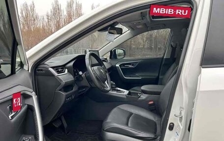 Toyota RAV4, 2021 год, 2 925 010 рублей, 10 фотография