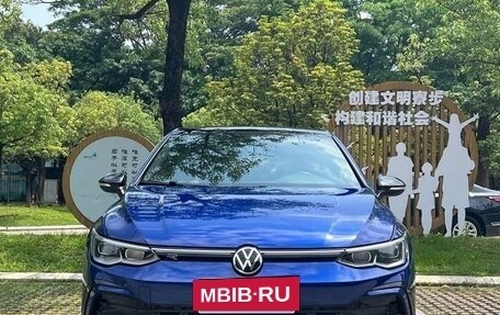 Volkswagen Golf VIII, 2021 год, 1 820 000 рублей, 2 фотография