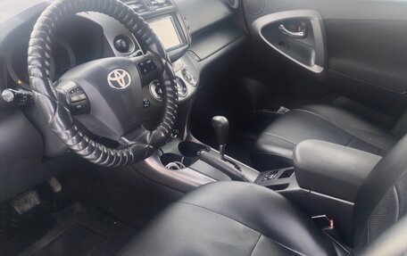 Toyota RAV4, 2012 год, 1 720 000 рублей, 2 фотография