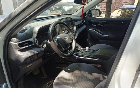 Toyota Highlander, 2021 год, 3 025 010 рублей, 5 фотография