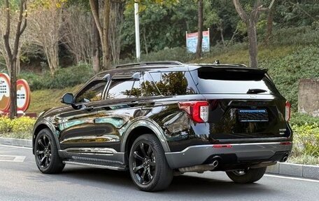 Ford Explorer VI, 2022 год, 3 640 000 рублей, 2 фотография
