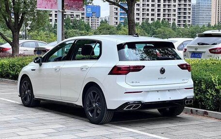 Volkswagen Golf VIII, 2022 год, 1 980 000 рублей, 2 фотография
