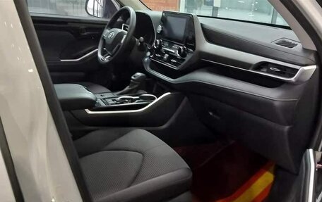 Toyota Highlander, 2022 год, 3 410 010 рублей, 6 фотография