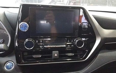 Toyota Highlander, 2022 год, 3 410 010 рублей, 7 фотография