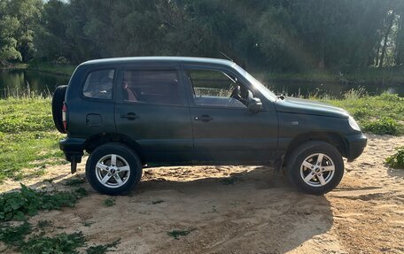 Chevrolet Niva I рестайлинг, 2004 год, 390 000 рублей, 3 фотография