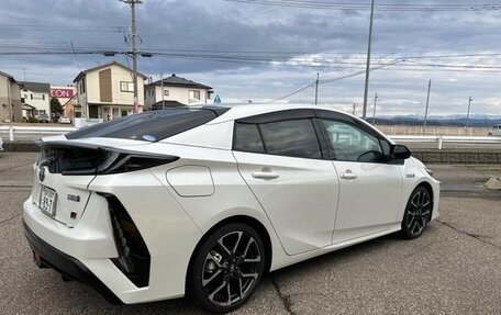 Toyota Prius IV XW50, 2022 год, 1 720 001 рублей, 4 фотография