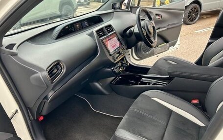 Toyota Prius IV XW50, 2022 год, 1 720 001 рублей, 14 фотография