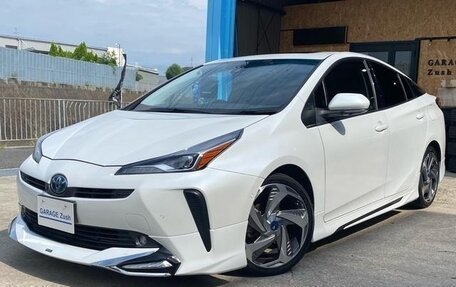Toyota Prius IV XW50, 2022 год, 1 550 001 рублей, 2 фотография